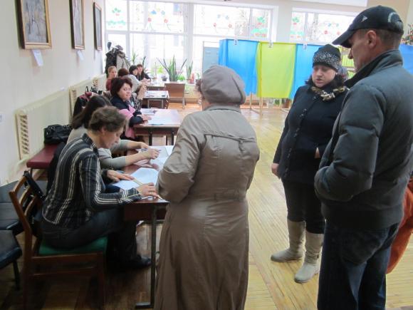 Вибори на Вишеньці: «Сейчас у нас выборы пенсионеров», фото №3 на сайті 20minut.ua