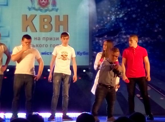 Зі студентським життям найкраще впоралась команда «Осторожно, люди!», фото №1 на сайті 20minut.ua