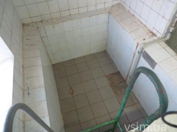 Аварійну лазню в Хмельницькому можуть відремонтувати за півроку, фото №2 на сайті vsim.ua