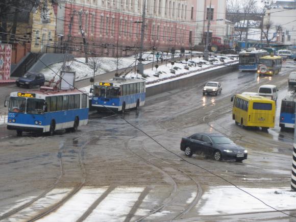 Через снігопад у Вінниці зупинились тролейбуси, фото №1 на сайті 20minut.ua