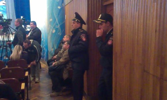 «Декомунізація» по-вінницьки: як воно було. Репортаж зі слухань на сайті 20minut.ua «Декомунізація» по-вінницьки: як воно було. Репортаж зі слухань, фото №3 на сайті 20minut.ua