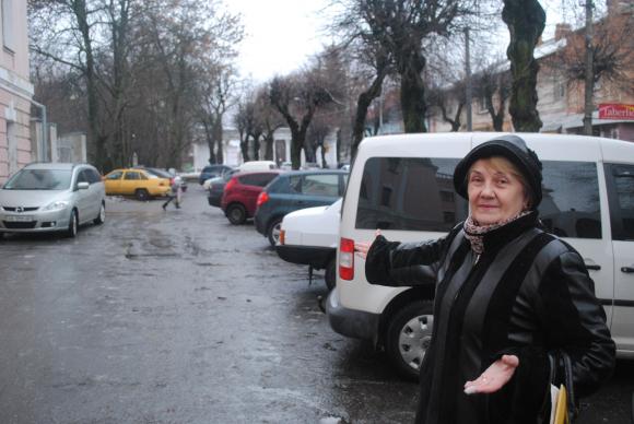 Дурні та дороги.Як врятувати центр Вінниці від стихійної парковки?, фото №1 на сайті 20minut.ua