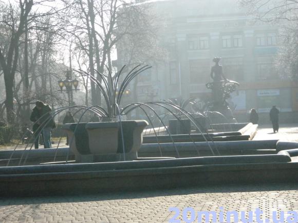 Фото дня: На свята "запрацюють" фонтани, фото №3 на сайті 20minut.ua