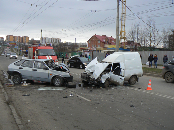 На Озерній «Таврія» зіткнулася з «ВАЗом». Загинув чоловік, фото №1 на сайті vsim.ua
