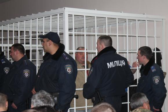 Півтори години натовп чекав суду над Лексусом і козятинцями, фото №2 на сайті 20minut.ua