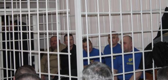 Півтори години натовп чекав суду над Лексусом і козятинцями, фото №5 на сайті 20minut.ua