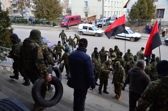 Судове засідання над кременецьким чиновником закінчилося у смітнику, фото №1 на сайті 20minut.ua