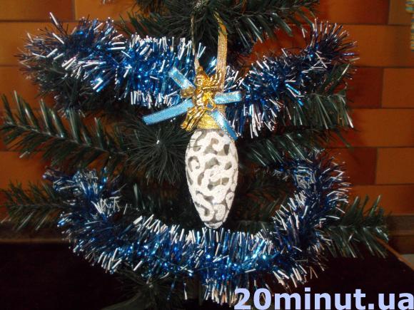 За новорічними прикрасами – до… скрині з мотлохом, фото №1 на сайті 20minut.ua