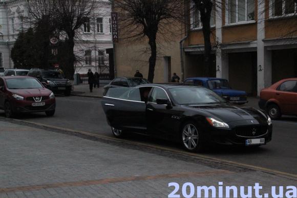 Зарплату голови облради депутати рахували кілька годин, фото №7 на сайті 20minut.ua
