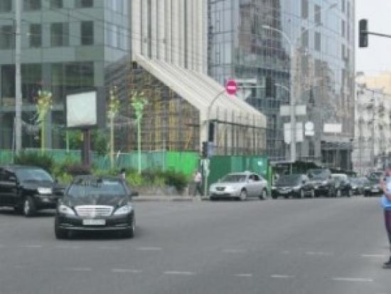 Депутатський автопарк без броньовика Гройсмана застрахували в росіян на сайті 20minut.ua Депутатський автопарк без броньовика Гройсмана застрахували в росіян, фото №1 на сайті 20minut.ua