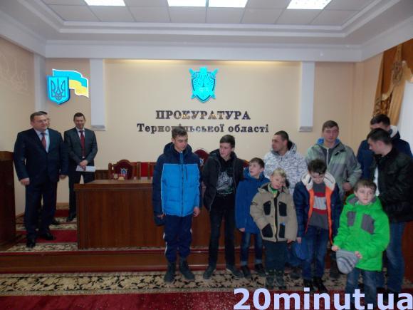 Лише один посадовець в Тернополі дозволив засіяти сиротам удома, фото №2 на сайті 20minut.ua