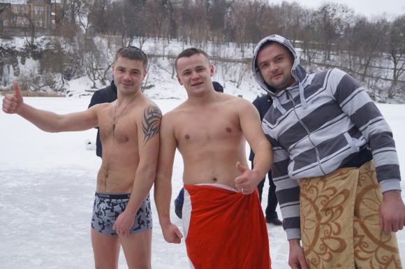 На Бригантині матюкались, хрестились і лізли в воду, фото №11 на сайті 20minut.ua