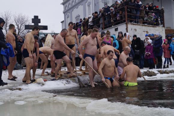 На Бригантині матюкались, хрестились і лізли в воду, фото №5 на сайті 20minut.ua