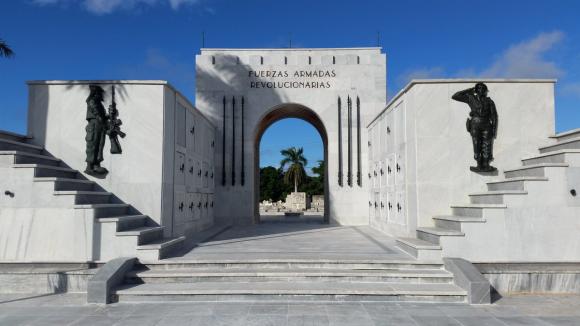 На Кубі вінничанка побачила комунізм у всій красі – черги, порожні магазини, старі радянські авто…, фото №12 на сайті 20minut.ua