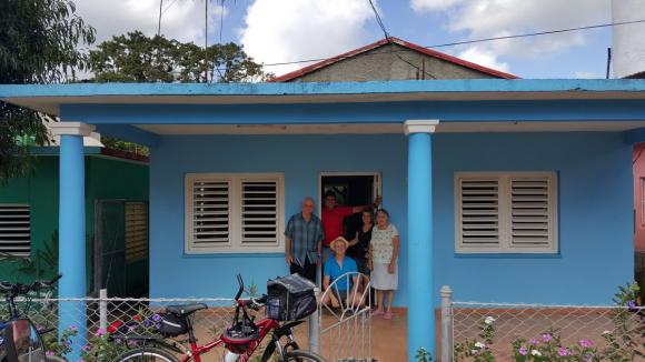 На Кубі вінничанка побачила комунізм у всій красі – черги, порожні магазини, старі радянські авто…, фото №6 на сайті 20minut.ua