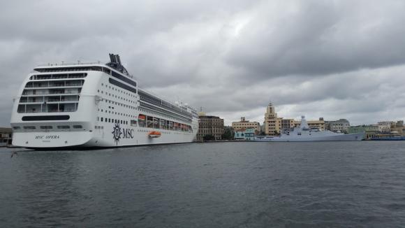 На Кубі вінничанка побачила комунізм у всій красі – черги, порожні магазини, старі радянські авто…, фото №7 на сайті 20minut.ua