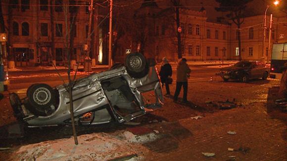 На Соборній сталася жахлива аварія - загинув 22-річний вінничанин, фото №1 на сайті 20minut.ua