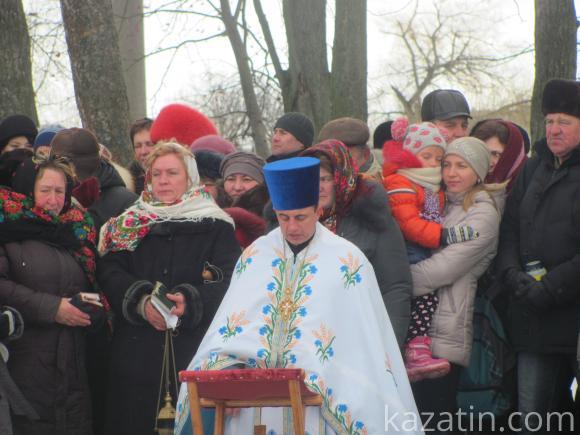 На стадіоні “Локомотив” купалися в ополонці, їли кутю, печену картоплю і шашлики, фото №5 на сайті 20minut.ua