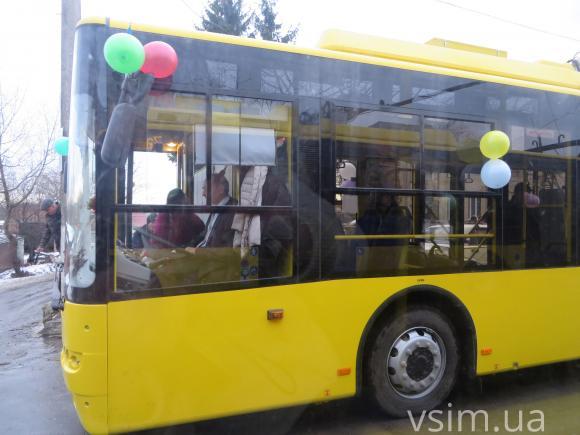 Плюс два тролейбуси: від сьогодні хмельничан возять нові "Богдани", фото №4 на сайті vsim.ua