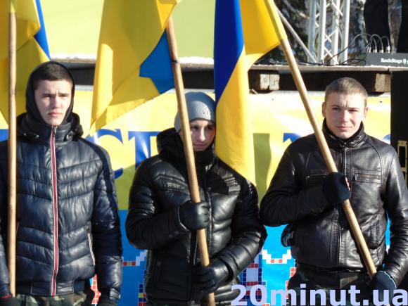 У День Соборності житомиряни об'єдналися у «живий ланцюг». Фоторепортаж, фото №21 на сайті 20minut.ua