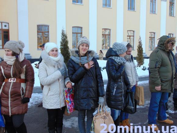 У День Соборності житомиряни об'єдналися у «живий ланцюг». Фоторепортаж, фото №9 на сайті 20minut.ua