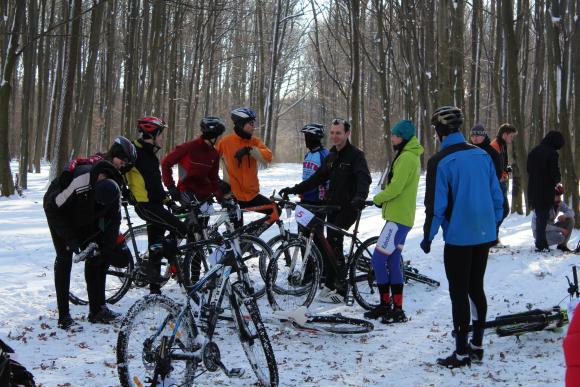 У лісі під Вінницею велосипедисти влаштували «Зимового лося», фото №2 на сайті 20minut.ua