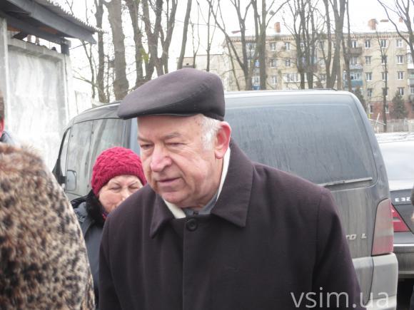 Будівництво церкви на кладовищі у Хмельницькому: католики проти, закон – ні, фото №1 на сайті vsim.ua