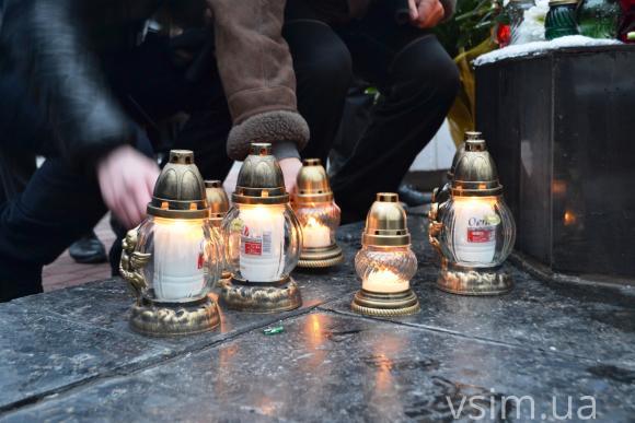 Хмельничани пройшли маршем в пам’ять про Героїв Небесної Сотні, фото №11 на сайті vsim.ua