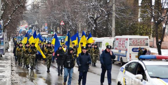 Хмельничани пройшли маршем в пам’ять про Героїв Небесної Сотні, фото №4 на сайті vsim.ua