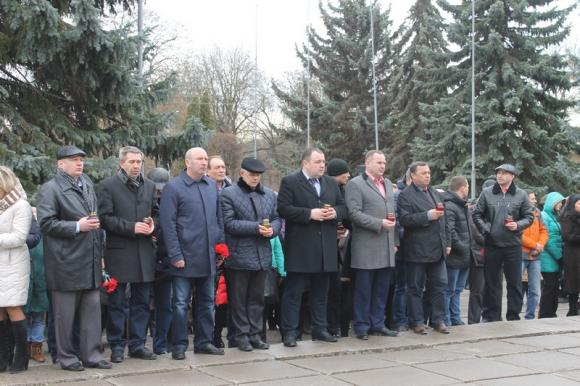 Кам’янчани вшанували пам’ять Героїв Небесної Сотні на сайті 20minut.ua Кам’янчани вшанували пам’ять Героїв Небесної Сотні, фото №1 на сайті 20minut.ua