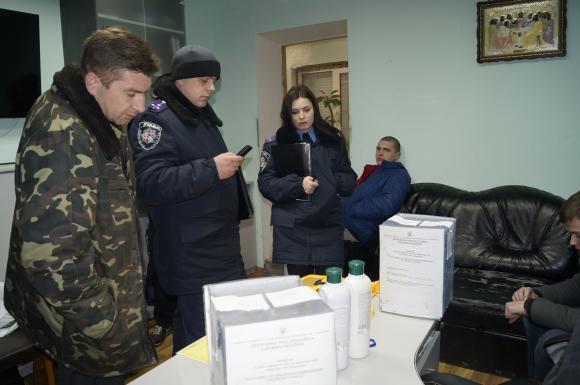 Самооборона зловила школяра, який «трусив» під мостом скриньку для пожертв, фото №9 на сайті 20minut.ua