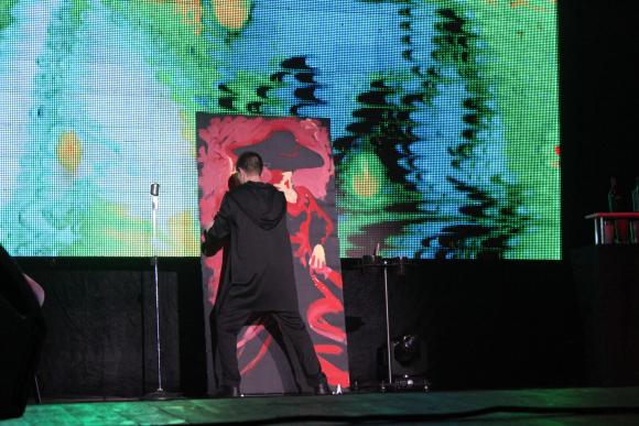 Що відбувалося  на арт-шоу ”Кохання врятує світ” 14 лютого, фото №13 на сайті 20minut.ua