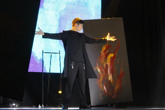 Що відбувалося  на арт-шоу ”Кохання врятує світ” 14 лютого, фото №4 на сайті 20minut.ua