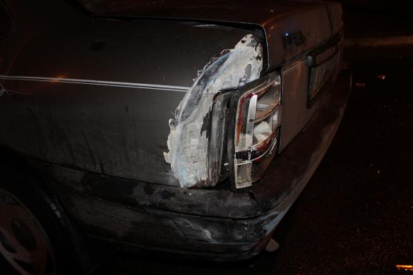 Сірий Опель "буцнув" тролейбус біля Універмагу, фото №2 на сайті 20minut.ua