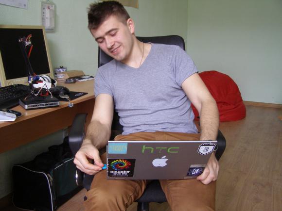 Студент з Вінниці створив робота, який може подати хворому ліки, вимірювати тиск, температуру тіла…, фото №2 на сайті 20minut.ua