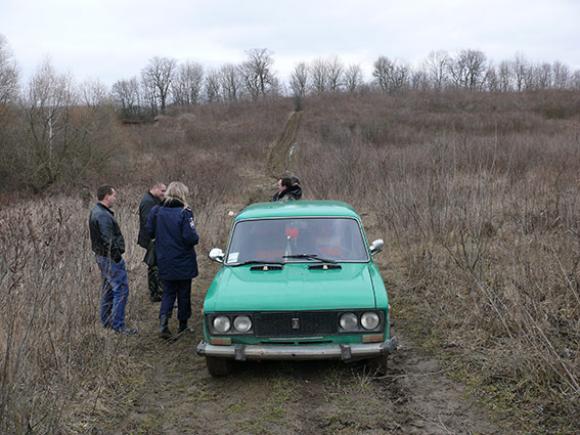 У Барському районі затримали “Камаз” з дубами, які вкрали у лісництві, фото №2 на сайті 20minut.ua