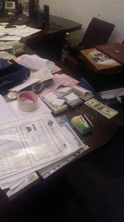 У заступника прокурора Тернопільщини знайшли 50000$, фото №1 на сайті 20minut.ua