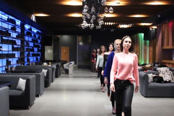 За день до фіналу: конкурсантки “Міс RIA” стврювали драйвову атмосферу, фото №2 на сайті 20minut.ua