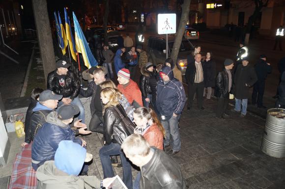 Автомайдан пообіцяв перекривати дороги поки Шевцов не піде у відставку, фото №5 на сайті 20minut.ua