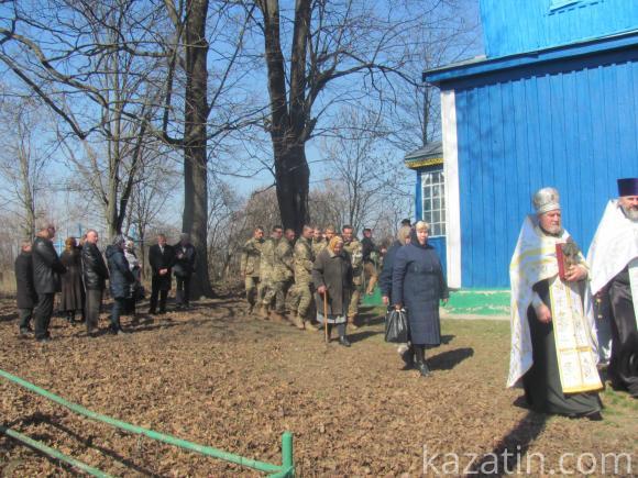 Козятинщина попрощалася із ще одним загиблим воїном АТО — Василем Осіпчуком (ОНОВЛЕНО), фото №10 на сайті 20minut.ua