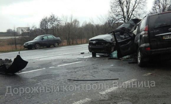 Під Вінницею не розминулись дві круті «Тойоти». Водій однієї загинув на місці на сайті 20minut.ua Під Вінницею не розминулись дві круті «Тойоти». Водій однієї загинув на місці, фото №1 на сайті 20minut.ua