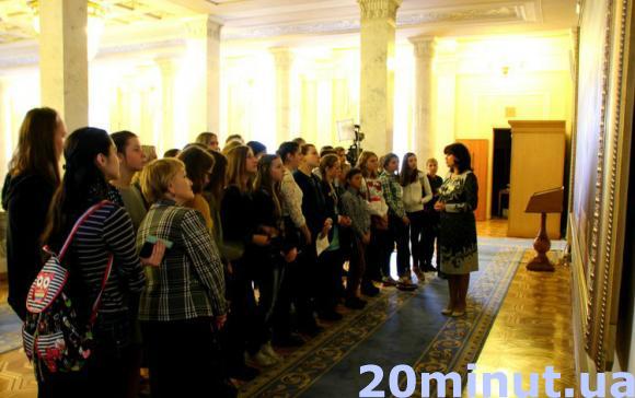Школярі з Житомирської області побували у Верховній раді на сайті 20minut.ua Школярі з Житомирської області побували у Верховній раді, фото №3 на сайті 20minut.ua