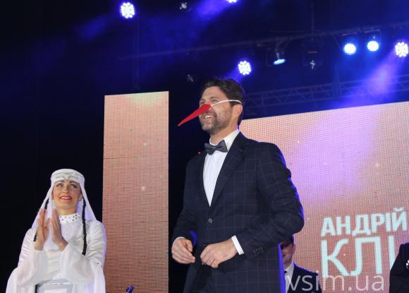 Співак Андрій Клименко зібрав у залі аншлаг. Кошти з концерту - на благодійність, фото №4 на сайті vsim.ua