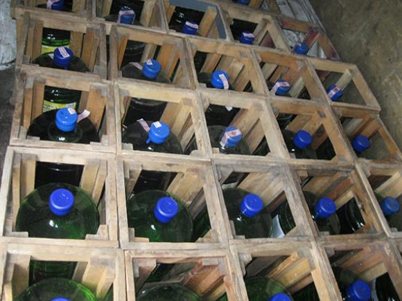 У Ладижині затримали бус з горілкою та коньяком з підробленими документами, фото №2 на сайті 20minut.ua