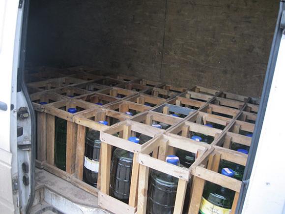 У Ладижині затримали бус з горілкою та коньяком з підробленими документами, фото №3 на сайті 20minut.ua