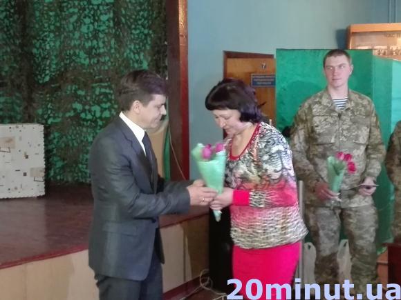 Влада привітала красунь у камуфляжі зі Святом Весни, фото №4 на сайті 20minut.ua
