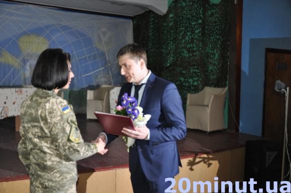 Влада привітала красунь у камуфляжі зі Святом Весни, фото №6 на сайті 20minut.ua