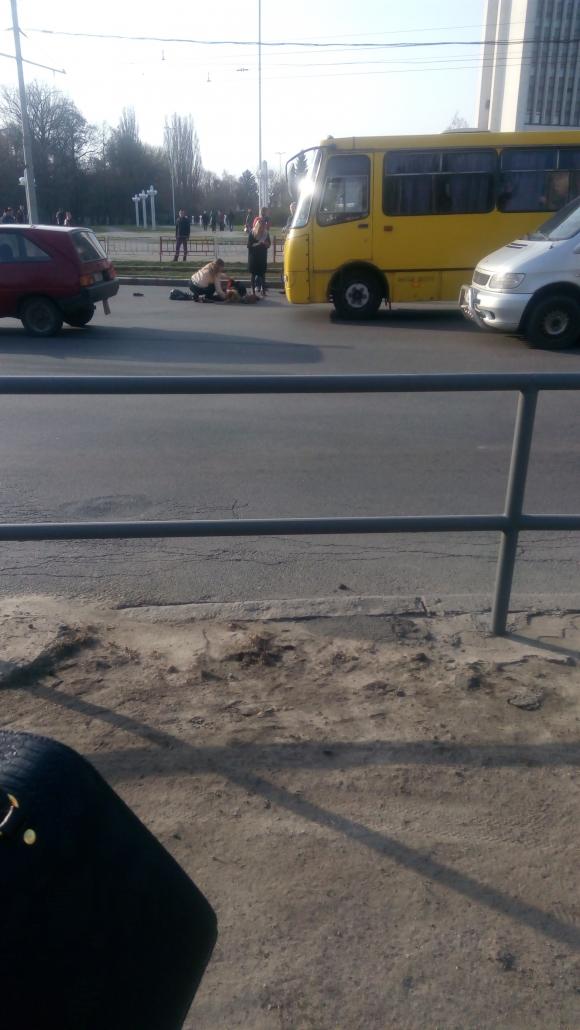 Аварія біля Книжки. Водій “Шевроле” збив жінку на переході на сайті 20minut.ua Аварія біля Книжки. Водій “Шевроле” збив жінку на переході, фото №1 на сайті 20minut.ua