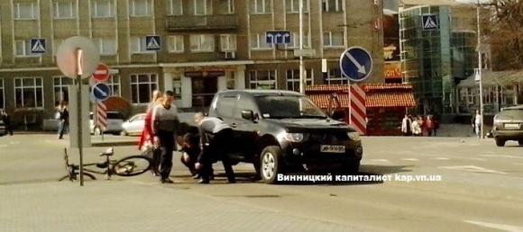 Аварії 1 квітня: Mitsubishi збила велосипедиста, а Мерседес перехожу на сайті 20minut.ua Аварії 1 квітня: Mitsubishi збила велосипедиста, а Мерседес перехожу, фото №1 на сайті 20minut.ua