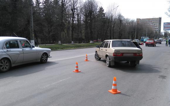 ДТП біля першої міської лікарні: мотоцикліст “влетів” у “Ладу”, фото №1 на сайті 20minut.ua